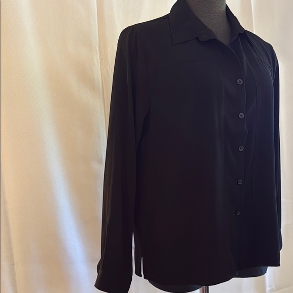 Classic Black Women's Button-Up Top Medium. - Picture 2 of 8